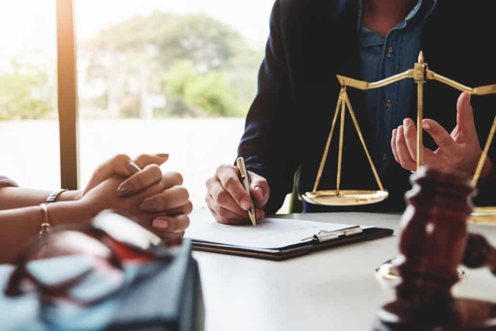 Court Applications vs. Mediation: A Less Stressful Path with EH Mediation East Sussex